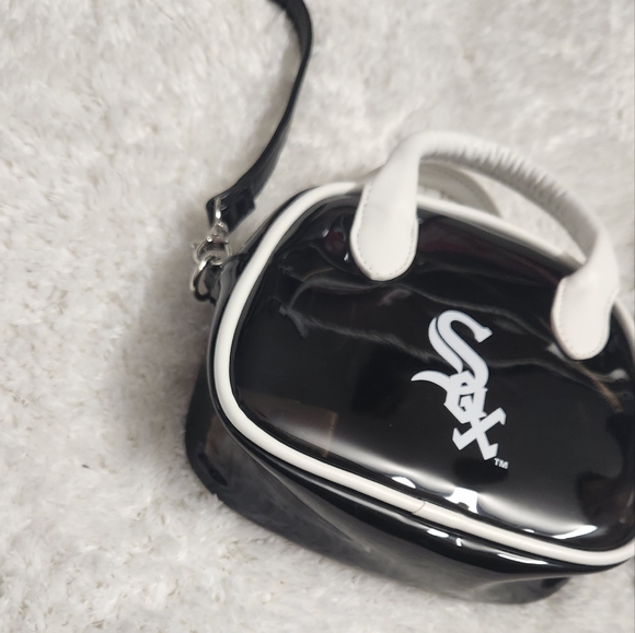 Brand New MLB SOX Two Way Mini Bag - Picture 9 of 12